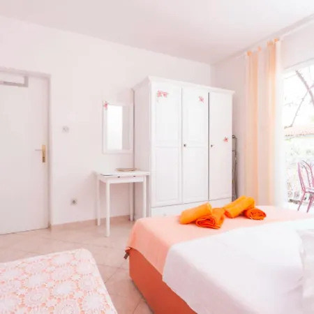 Three Bedroom With Terrace And Sea View Podgora (Split-Dalmatia)